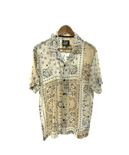 Load image into Gallery viewer, Paisley shirts

